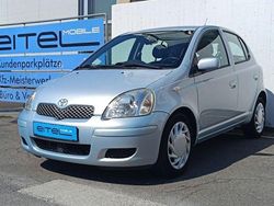Silver metallic Gebraucht 2004 Toyota Yaris Sol Limousine | 5.490 € (Teuer)