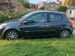 Silber Gebraucht 2005 Renault Clio III Limousine | 1.500 € (Superpreis)