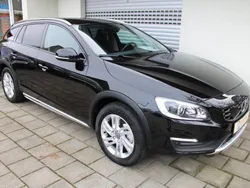 Onyxblack Gebraucht 2018 Volvo V60 CC Plus Kombi | 20.950 € (Guter Preis)