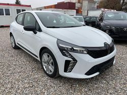 Weiß Gebraucht 2024 Renault Clio V Evolution Kleinwagen | 14.950 € (Fairer Preis)