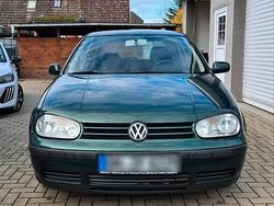 Grün Gebraucht 2001 VW Golf IV Kleinwagen | 800 € (Fairer Preis)