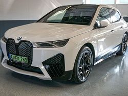 Weiß Gebraucht 2022 BMW iX Sport Line SUV | 69.900 €