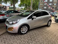 Silber Gebraucht 2013 Kia Rio FIFA World Cup Edition Limousine | 4.990 € (Fairer Preis)