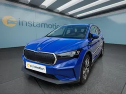 Blau Gebraucht 2023 Skoda Enyaq iV Loft SUV | 26.799 € (Superpreis)