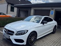 Weiß Gebraucht 2018 Mercedes C300 AMG line Coupé | 30.000 € (Etwas zu teuer)