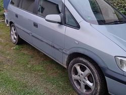 Grau Gebraucht 2002 Opel Zafira Limousine | 1.100 € (Guter Preis)