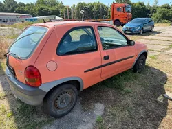 Orange Gebraucht 1998 Opel Corsa Kleinwagen | 200 € (Superpreis)