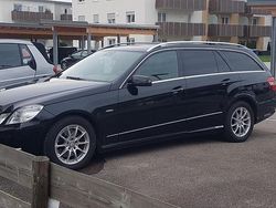 Schwarz Gebraucht 2012 Mercedes E250 AMG Kombi | 10.000 €