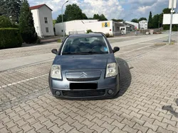 Grau Gebraucht 2005 Citroën C2 Kleinwagen | 1.600 €