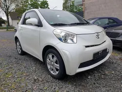 Weiß (metallic) Gebraucht 2009 Toyota iQ Kleinwagen | 5.390 € (Fairer Preis)