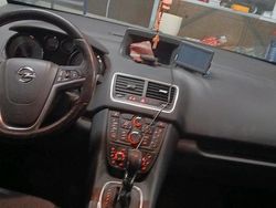 Grau Gebraucht 2016 Opel Meriva Van / Kleinbus | 7.800 € (Fairer Preis)