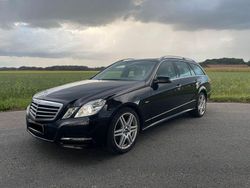 Schwarz Gebraucht 2011 Mercedes E220 Kombi | 5.990 € (Superpreis)
