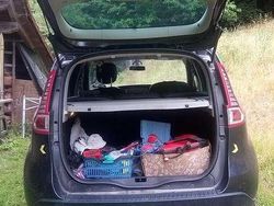 Grau Gebraucht 2011 Renault Scénic III Van / Kleinbus | 10.400 €