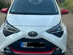 Weiß Gebraucht 2018 Toyota Aygo Team Kleinwagen | 8.650 € (Fairer Preis)