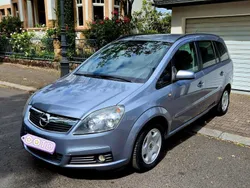 Grau Gebraucht 2006 Opel Zafira Van / Kleinbus | 3.400 € (Etwas zu teuer)