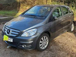 Grau Gebraucht 2011 Mercedes B200 Van / Kleinbus | 5.900 € (Fairer Preis)