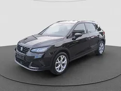 Mitternachtsschwarz Gebraucht 2023 Seat Arona FR SUV | 22.140 € (Fairer Preis)