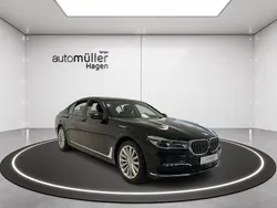 Black sapphire metallic Gebraucht 2018 BMW 740 Limousine | 32.490 € (Superpreis)