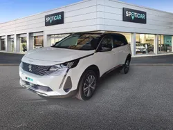 Weiß Gebraucht 2023 Peugeot 5008 Allure Van / Kleinbus | 28.980 € (Fairer Preis)
