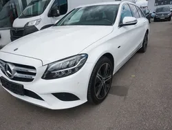 Weiß Gebraucht 2020 Mercedes C300e Avantgarde Kombi | 20.950 € (Fairer Preis)