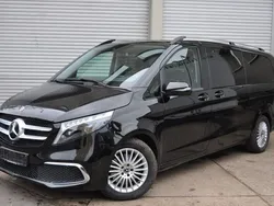 Obsidianschwarz metallic Gebraucht 2023 Mercedes V300 Avantgarde Van / Kleinbus | 58.990 € (Guter Preis)