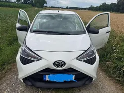 Weiß Gebraucht 2019 Toyota Aygo X-play Kleinwagen | 8.500 € (Guter Preis)