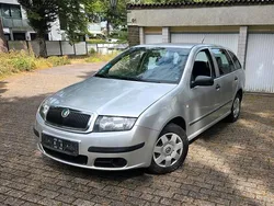 Grau Gebraucht 2006 Skoda Fabia Kleinwagen | 1.250 € (Fairer Preis)