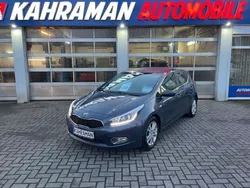 Blau Gebraucht 2013 Kia Ceed DREAM-TEAM Edition Limousine | 7.899 € (Fairer Preis)