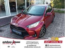 Tokiorot Gebraucht 2021 Toyota Yaris Team Limousine | 15.990 € (Fairer Preis)