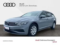 Grau Gebraucht 2023 VW Passat Basis Kombi | 27.890 € (Superpreis)