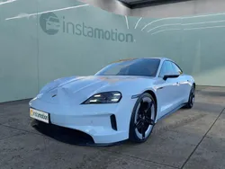 Weiß Gebraucht 2025 Porsche Taycan Limousine | 102.799 €