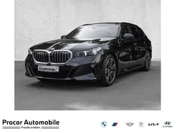 Schwarz Gebraucht 2024 BMW 520 Performance Kombi | 54.840 € (Fairer Preis)