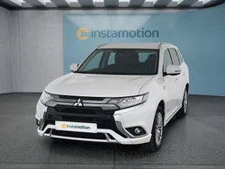 Weiß Gebraucht 2021 Mitsubishi Outlander P-HEV SUV | 21.749 € (Guter Preis)