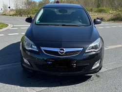 Schwarz Gebraucht 2011 Opel Astra Design Edition Limousine | 8.500 € (Teuer)