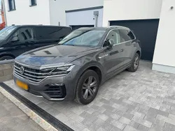 Grau Gebraucht 2019 VW Touareg R-line SUV | 37.500 €