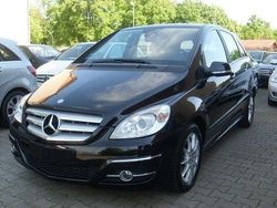Schwarz Gebraucht 2011 Mercedes B200 Van / Kleinbus | 8.990 € (Fairer Preis)