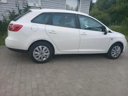 Weiß Gebraucht 2010 Seat Ibiza ST Kombi | 5.000 €