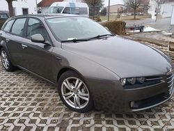 Grau Gebraucht 2008 Alfa Romeo 159 Limousine | 3.900 € (Etwas zu teuer)