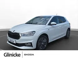 Moonweiß metallic Gebraucht 2024 Skoda Fabia Drive Kleinwagen | 19.970 € (Fairer Preis)