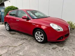 Rot Gebraucht 2011 Alfa Romeo Giulietta Turismo Kleinwagen | 3.995 € (Fairer Preis)