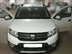 Weiß Gebraucht 2013 Dacia Sandero Prestige Kleinwagen | 6.300 € (Fairer Preis)