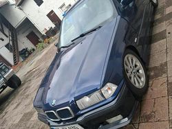 Blau Gebraucht 1997 BMW 320 Limousine | 3.500 € (Guter Preis)