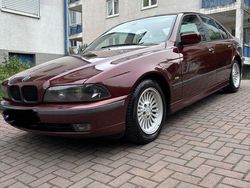 Rot Gebraucht 1999 BMW 523 Limousine | 3.999 € (Etwas zu teuer)