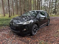 Schwarz Gebraucht 2011 Citroën DS3 Kleinwagen | 3.099 €