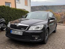 Schwarz Gebraucht 2011 Skoda Octavia vRS Kombi | 5.900 €