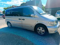 Grau Gebraucht 1997 Mercedes V230 Van / Kleinbus | 2.999 €