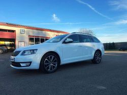 Bila laser/laser white Gebraucht 2015 Skoda Octavia Kombi | 12.280 € (Fairer Preis)