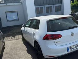 Weiß Gebraucht 2012 VW Golf VII Kleinwagen | 12.800 €