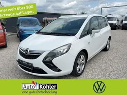 Weiß Gebraucht 2016 Opel Zafira Tourer drive Van / Kleinbus | 6.900 € (Superpreis)