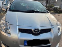 Silber Gebraucht 2009 Toyota Auris Limousine | 6.500 €